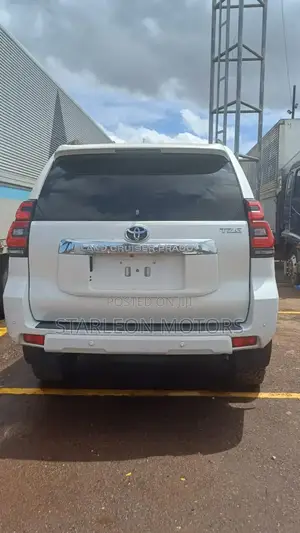Toyota Land Cruiser Prado 2017 White