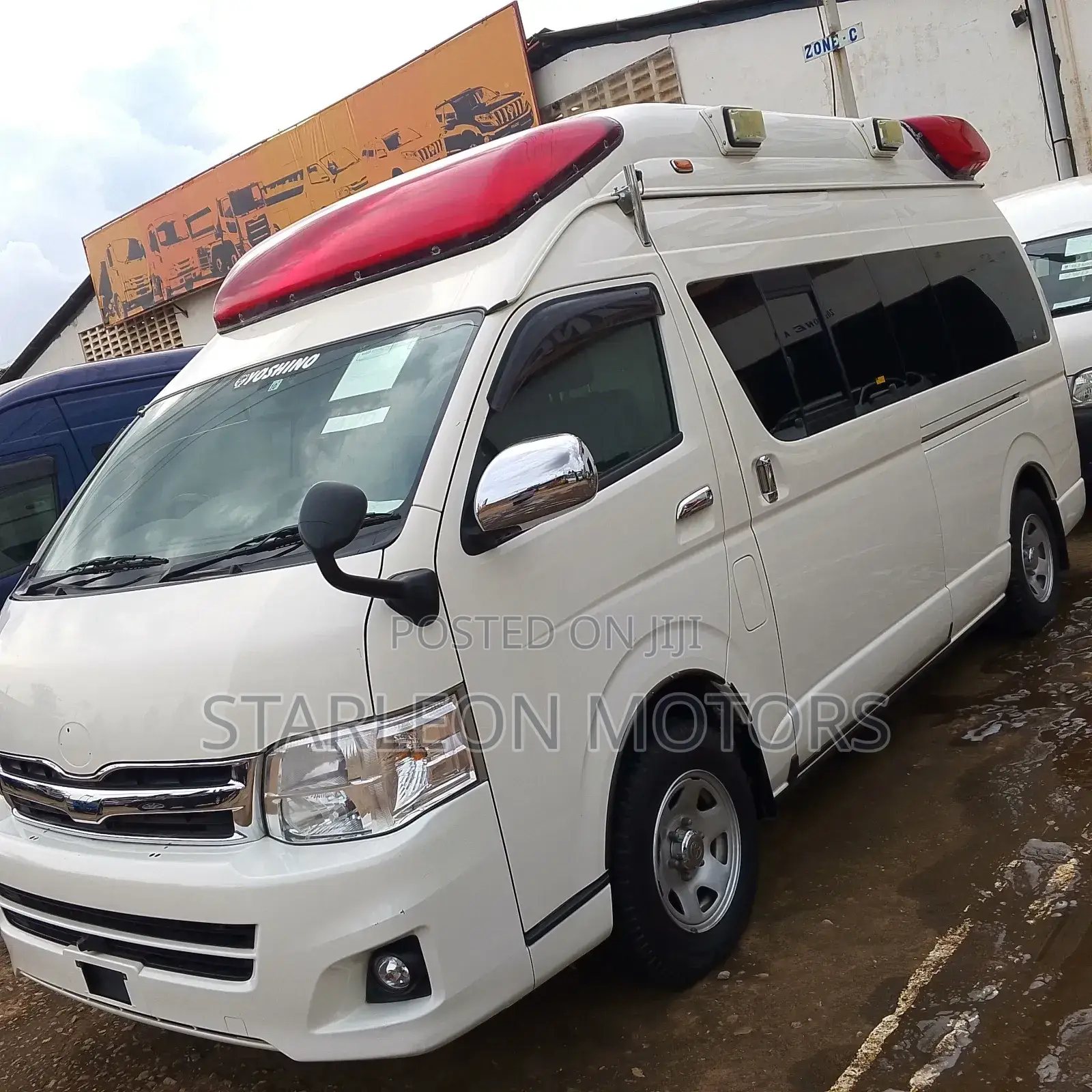 Toyota HiAce 2012