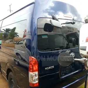 Toyota HiAce 2012