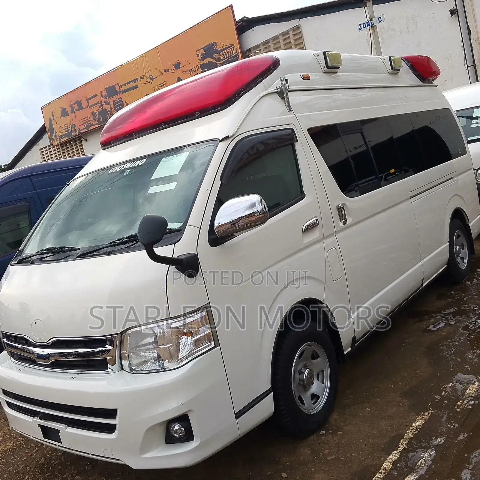 Toyota HiAce 2012