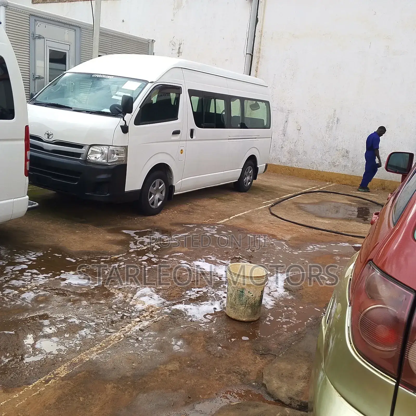 Toyota HiAce 2012
