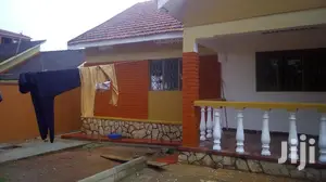 Four Bedroom House In Old Kira Road For Rent