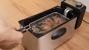 Geepas Top-Quality Deep Fryer With 2 Years Warranty