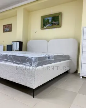 Simple Luxury Bed of 5x6 Feet