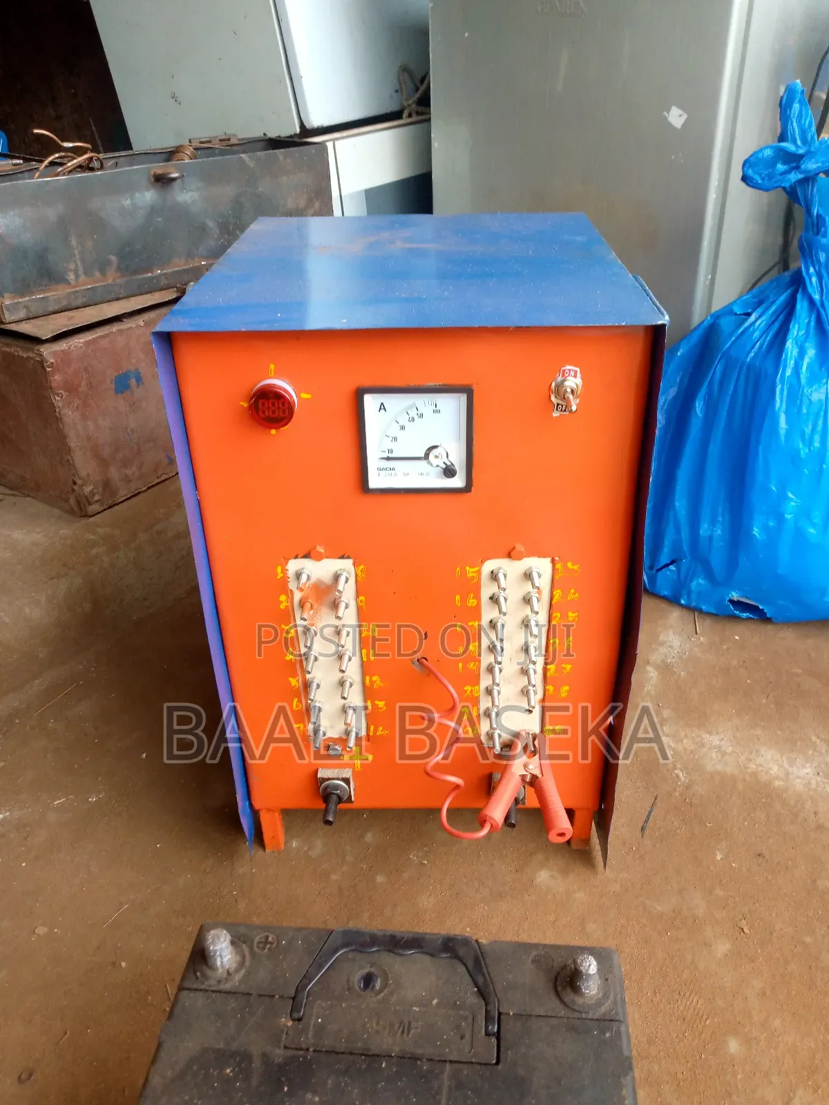 Top Class Battery Charging Machine