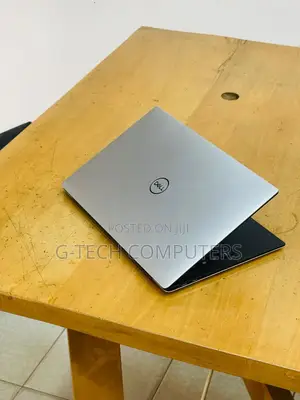 New Laptop Dell XPS 13 7390 16GB Intel Core I7 SSD 512GB