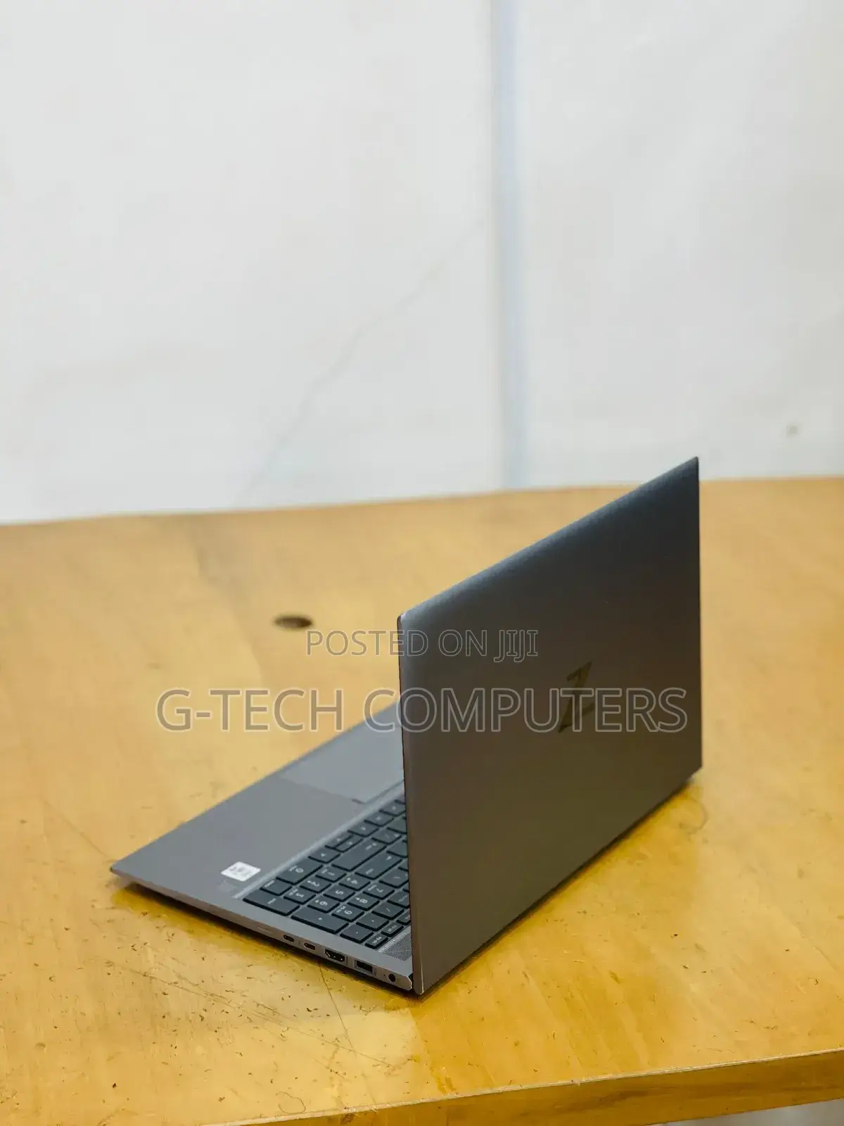 New Laptop HP ZBook Firefly 15 G7 16GB Intel Core I7 SSD 512GB
