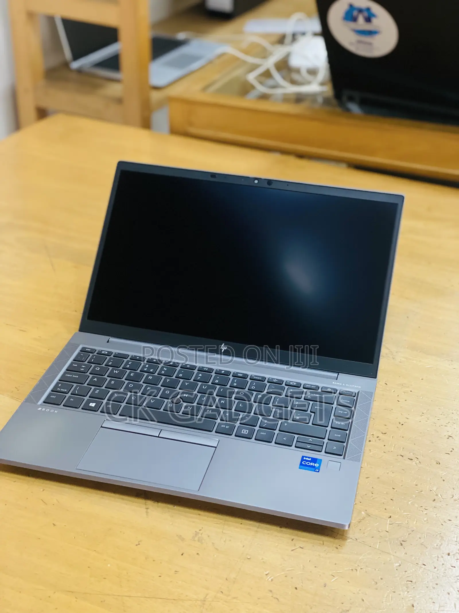 New Laptop HP ZBook Firefly G8 16GB Intel Core I7 SSD 512GB