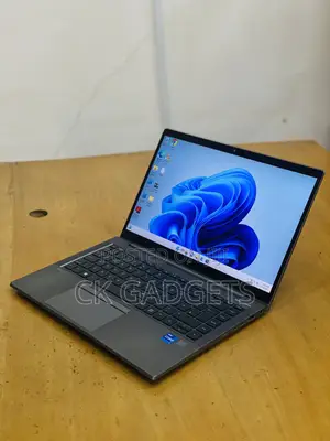 New Laptop HP ZBook Firefly G8 16GB Intel Core I7 SSD 512GB