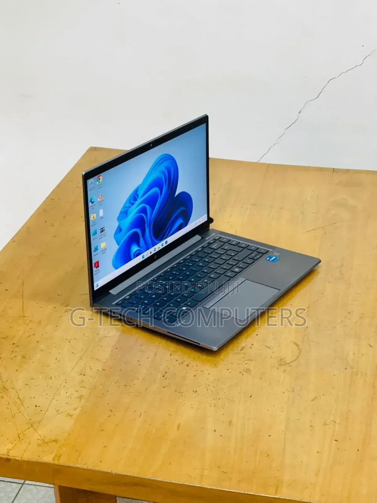 New Laptop HP ZBook Firefly G8 16GB Intel Core I7 SSD 512GB