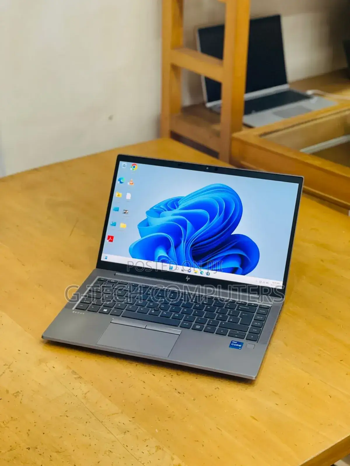 New Laptop HP ZBook Firefly G8 16GB Intel Core I7 SSD 512GB