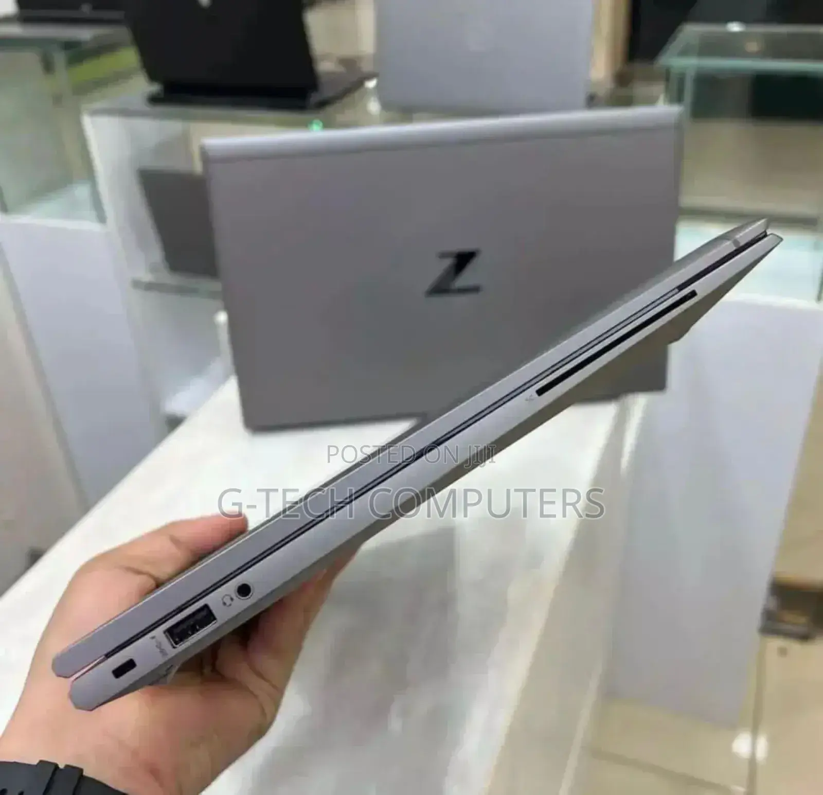 New Laptop HP ZBook Firefly G8 16GB Intel Core I7 SSD 512GB