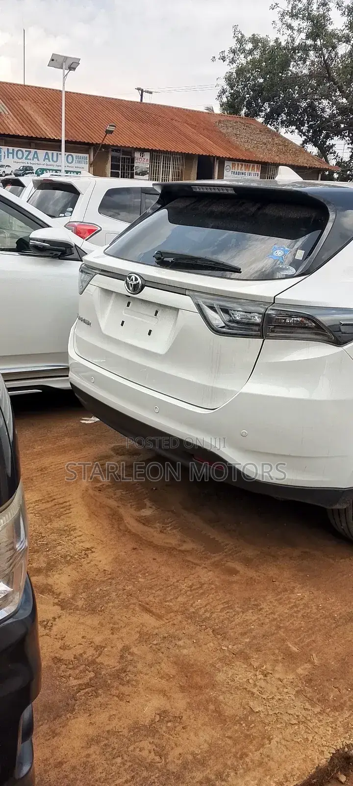 Toyota Harrier 2.0 2016 White