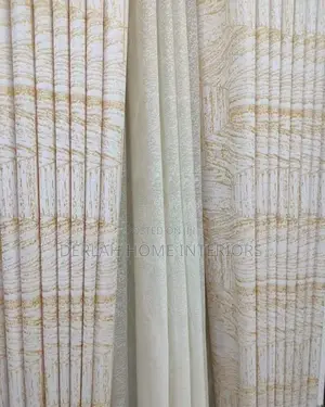 Cream/Gold Hexagon Curtain