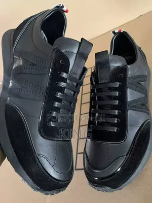 Course Black Sneakers.
