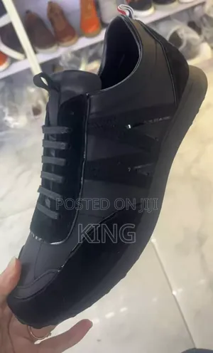 Course Black Sneakers.