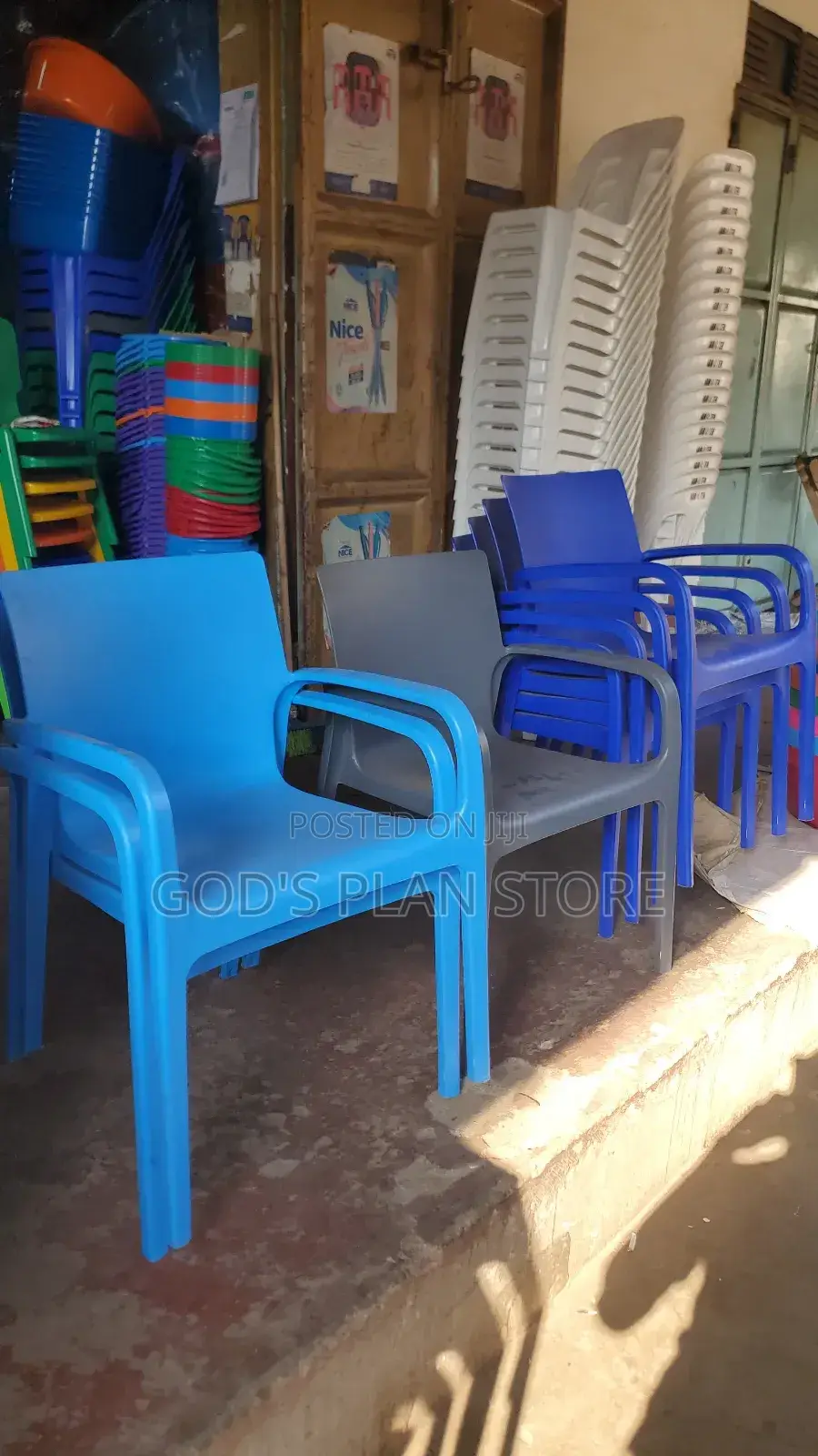 Executive All Size Plastic Chairs