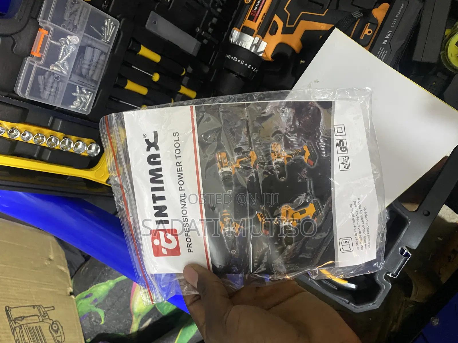 Complete Cordless Drilling Machine Set