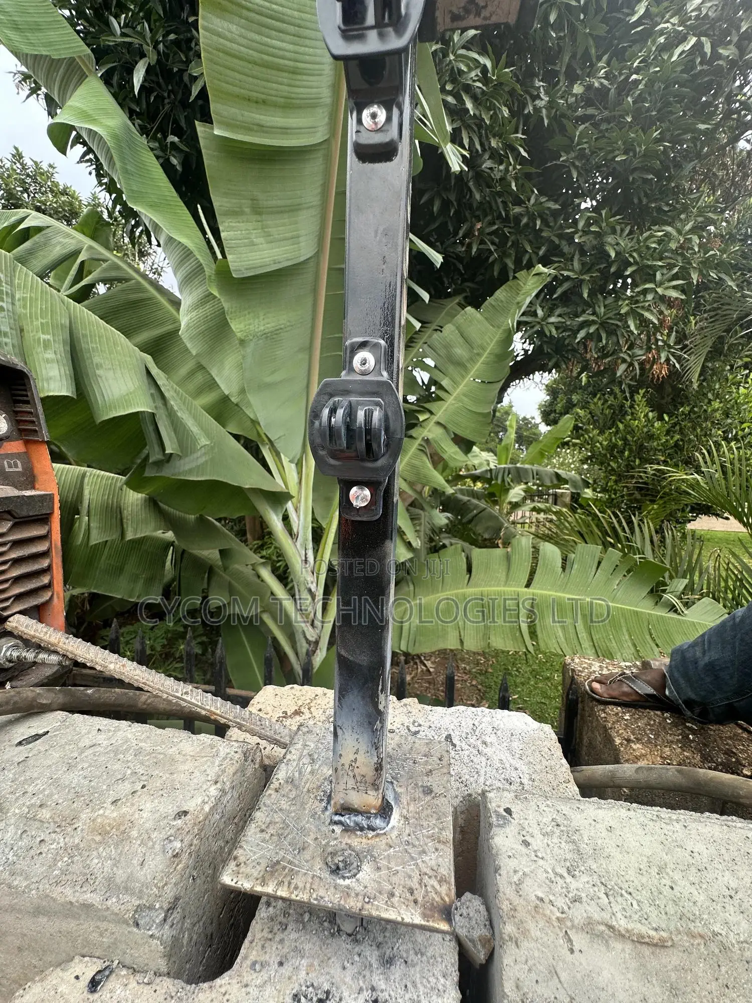 Electric Fence With Galvanized 40 Mm Stands