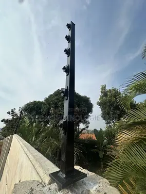 Electric Fence With Galvanized 40 Mm Stands