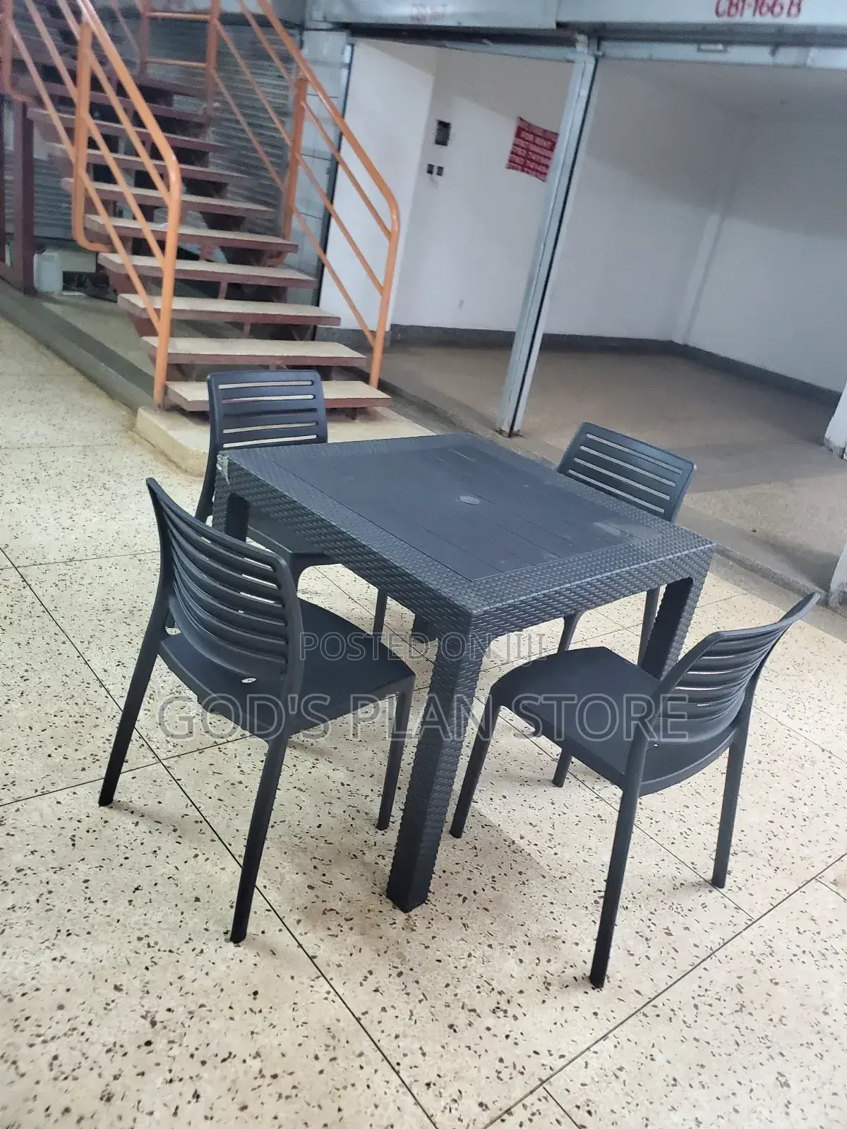 Restaurant Dining Plastic Chairs and Table