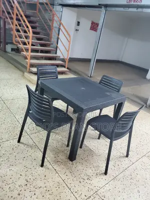Restaurant Dining Plastic Chairs and Table