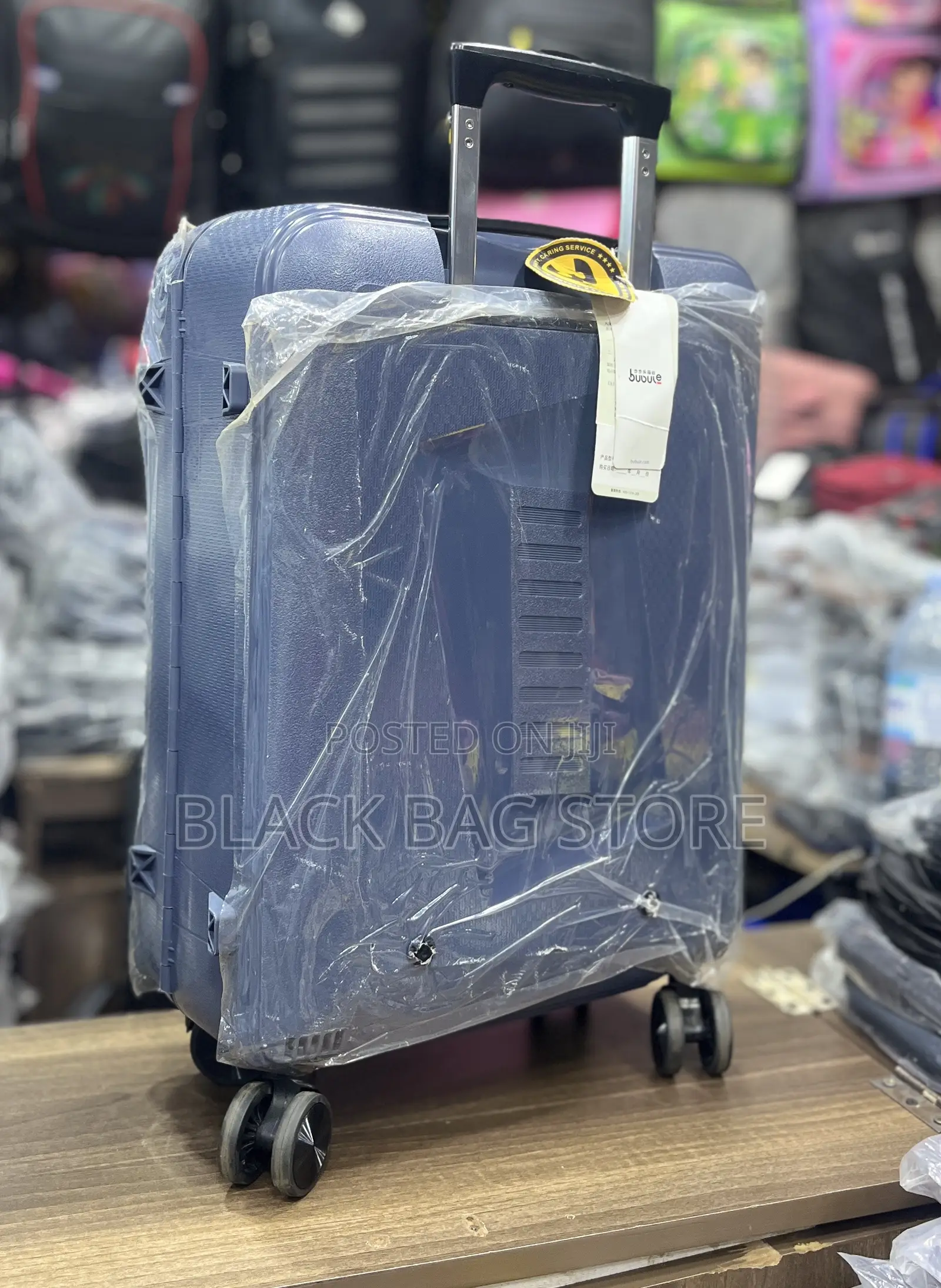 Suitcase - Travellers Choice 32ltrs