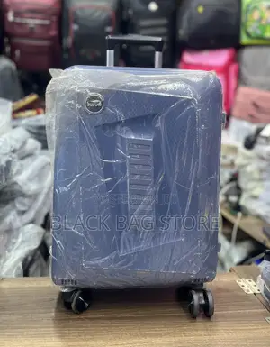 Suitcase - Travellers Choice 32ltrs