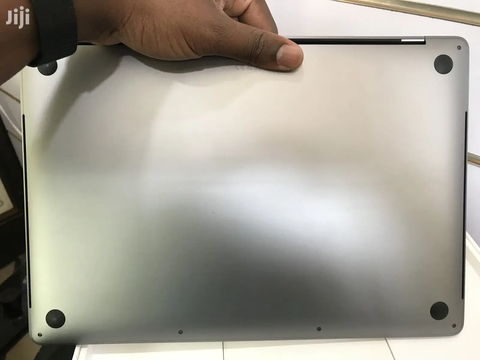 New Laptop Apple MacBook Pro 16GB Intel Core i7 SSD 512GB