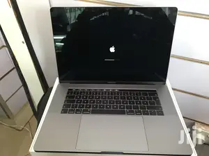 New Laptop Apple MacBook Pro 16GB Intel Core i7 SSD 512GB