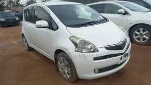 Toyota Ractis 1.5 AWD 2010 White