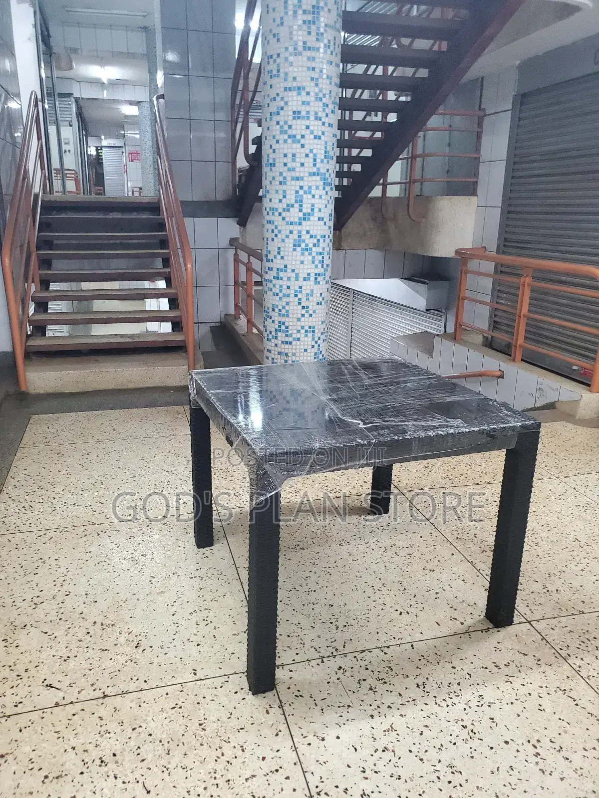 Plastic Table Plastic Table (Hotel/Bar/Restaurant)
