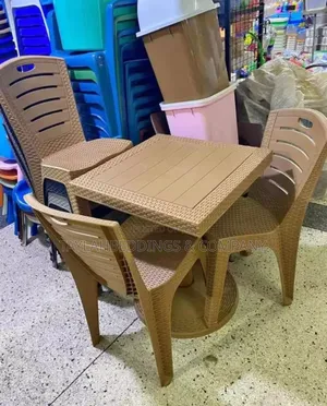 Brown 4-Seater Plastic Armless Chair Set With Center Table
