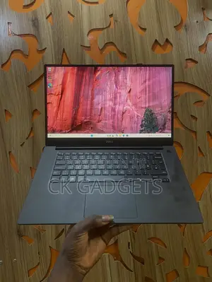 New Laptop Dell XPS 15 9570 32GB Intel Core i7 SSD 1T