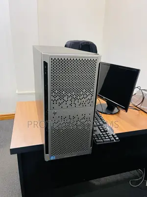 Server HP ProLiant ML 64GB Intel Xeon HDD+SSD 4T