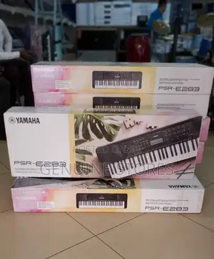 Yamaha PSR-E283 Keyboard / Piano.