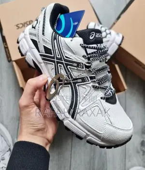 New Classic Asics Gel Kahana 8 White/Black Sneakers