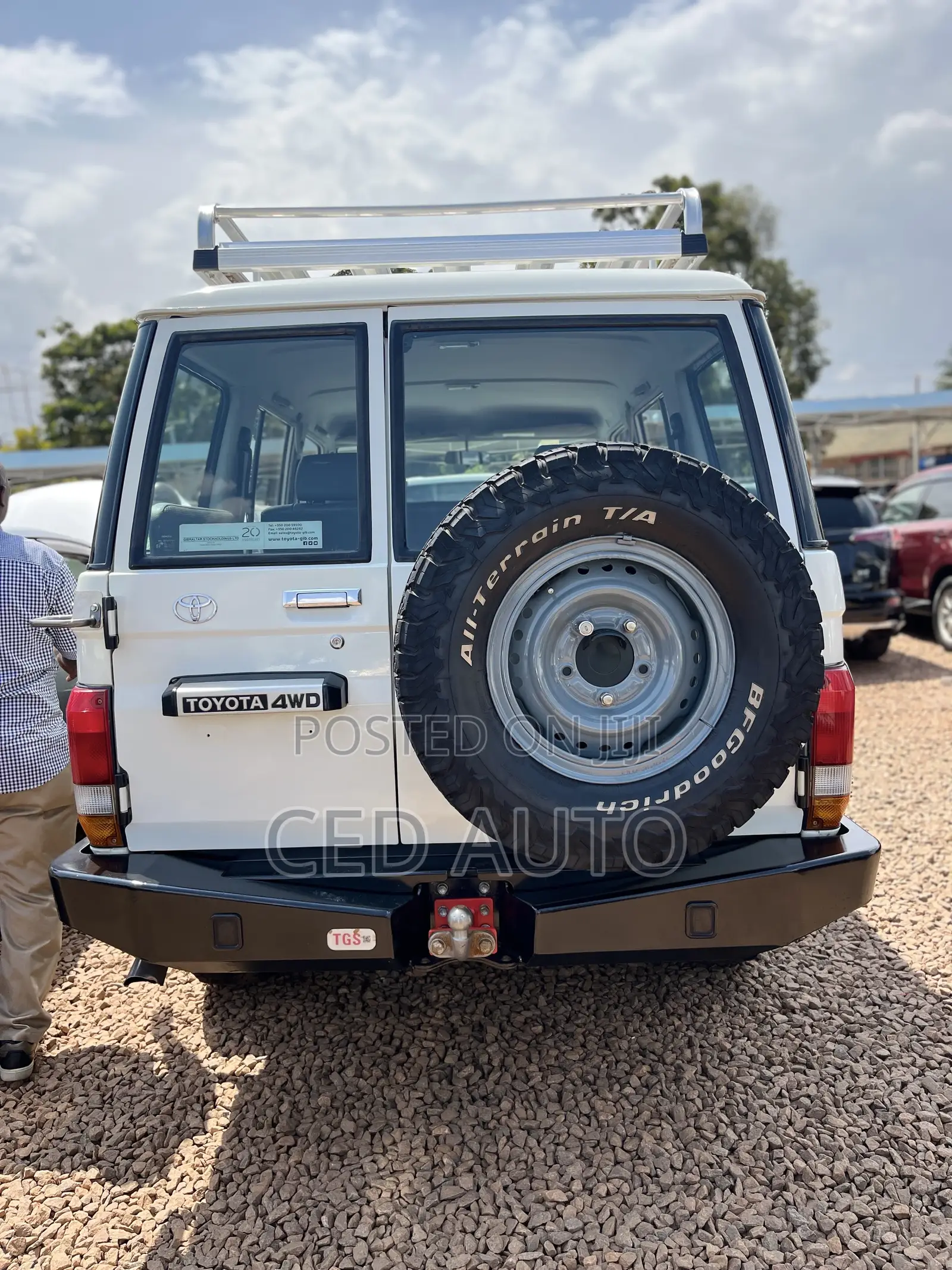 Toyota Land Cruiser 2006 White