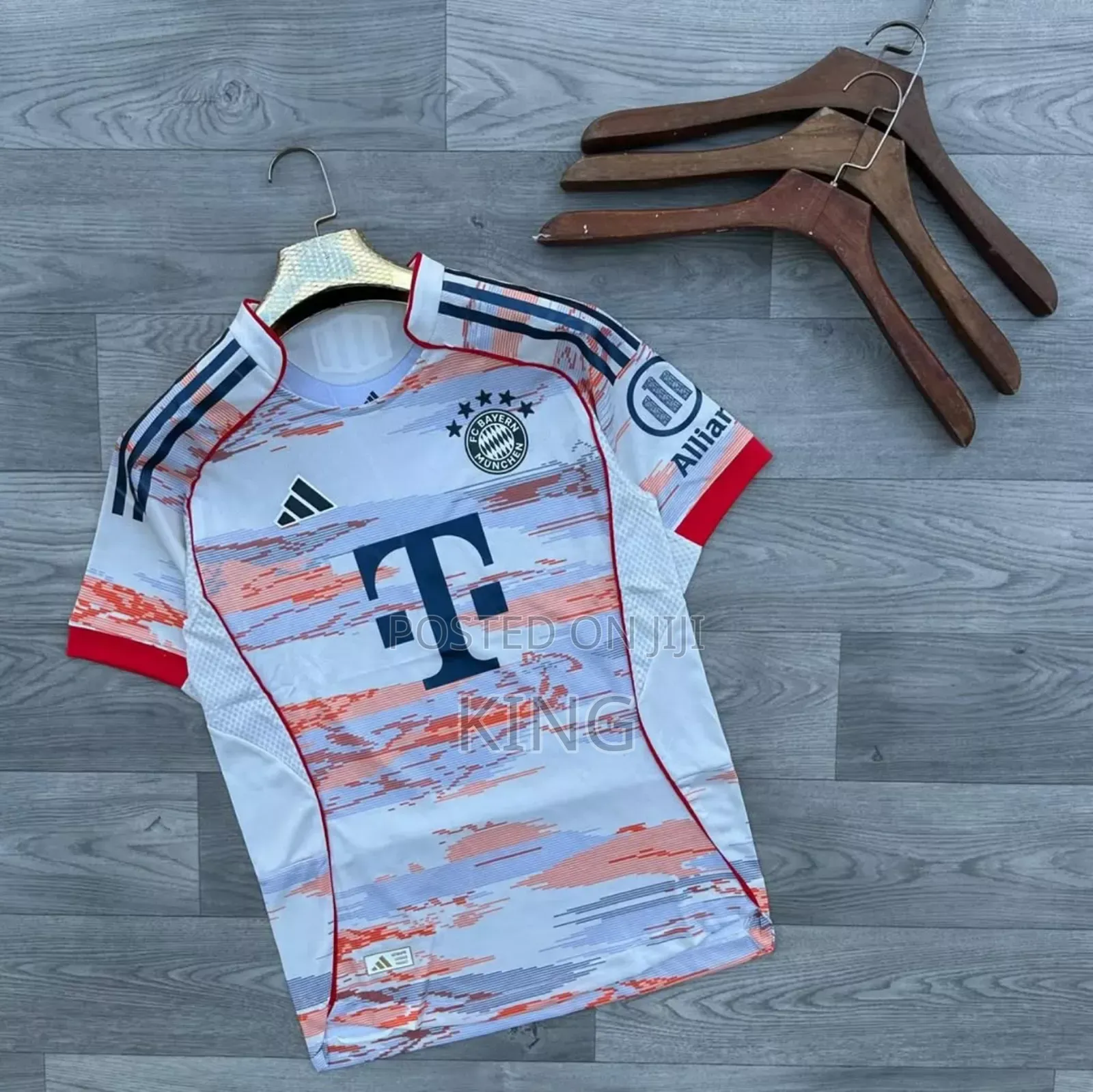 Patterned Bayern Munich 2025/26 Away Kit