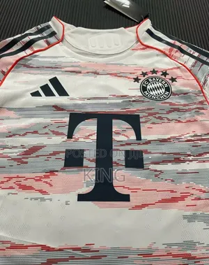 Patterned Bayern Munich 2025/26 Away Kit
