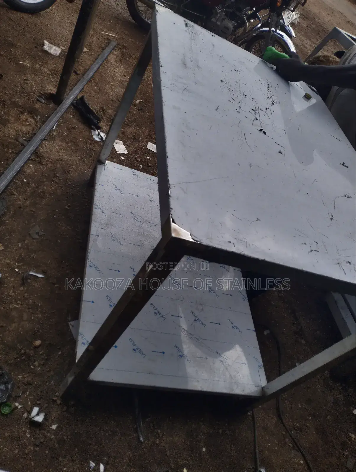Stainless Steel Working Table With Shelve