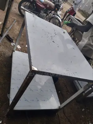 Stainless Steel Working Table With Shelve