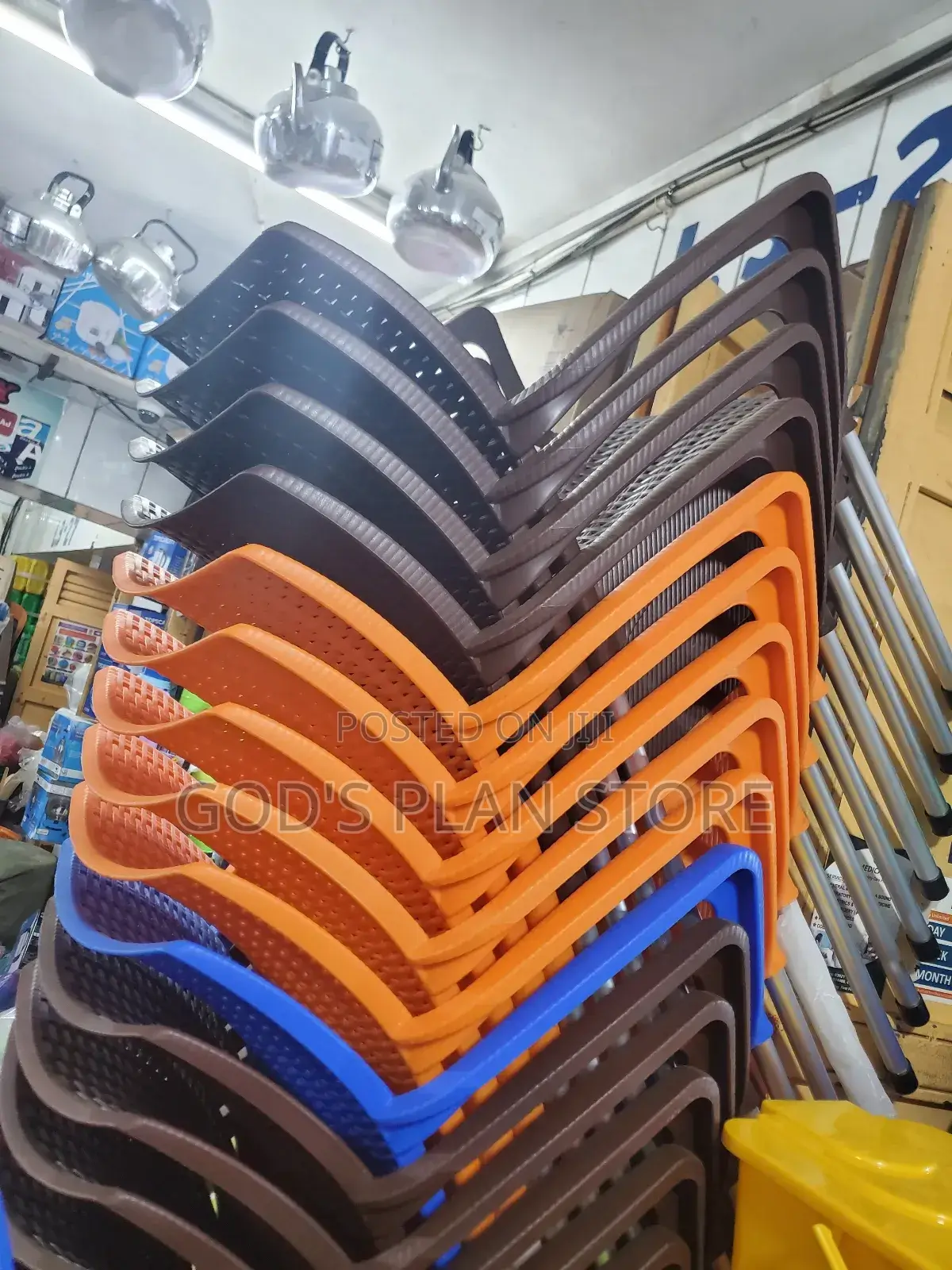 Classic Armrest Plastic Chairs Plastic Chairs