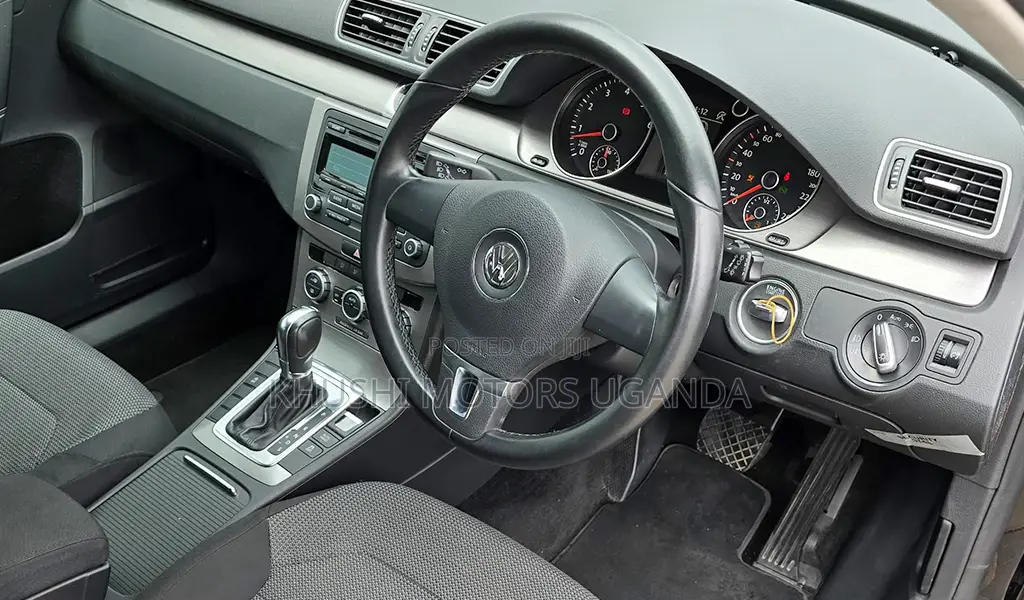 Volkswagen Passat 2012 Black