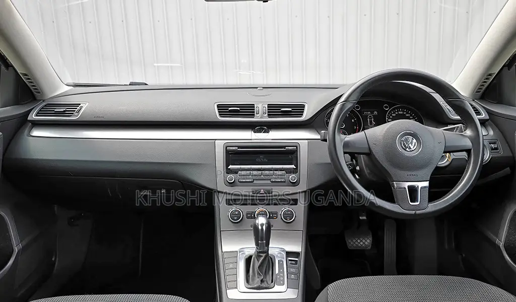 Volkswagen Passat 2012 Black