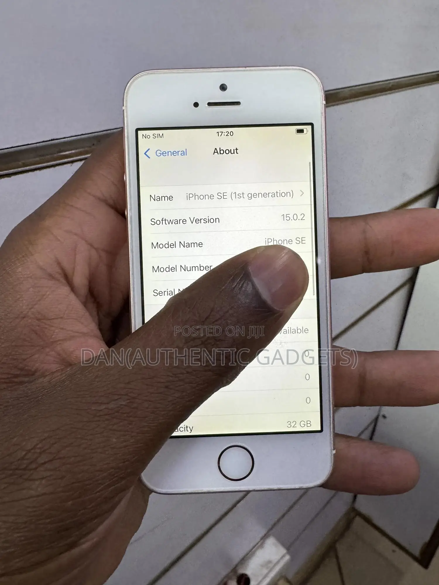 Apple iPhone SE 32 GB Gold