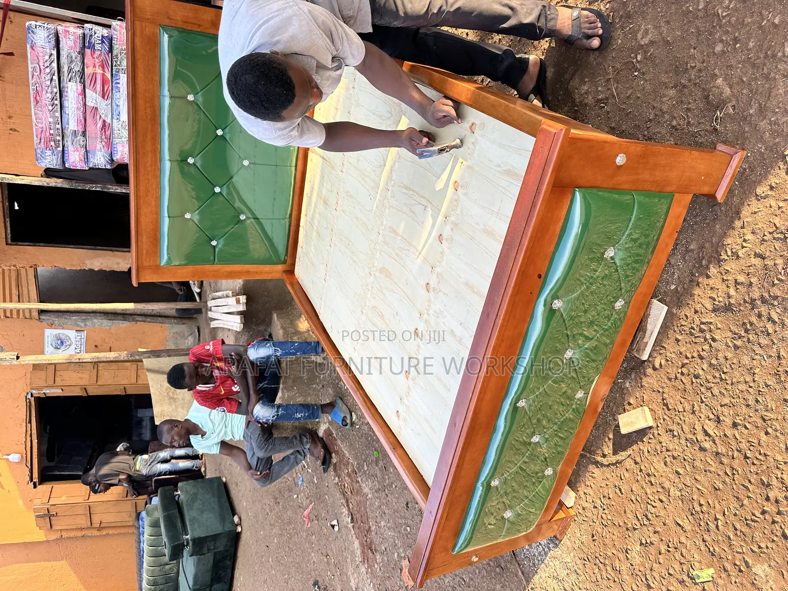 Medium Leather Solid Bed