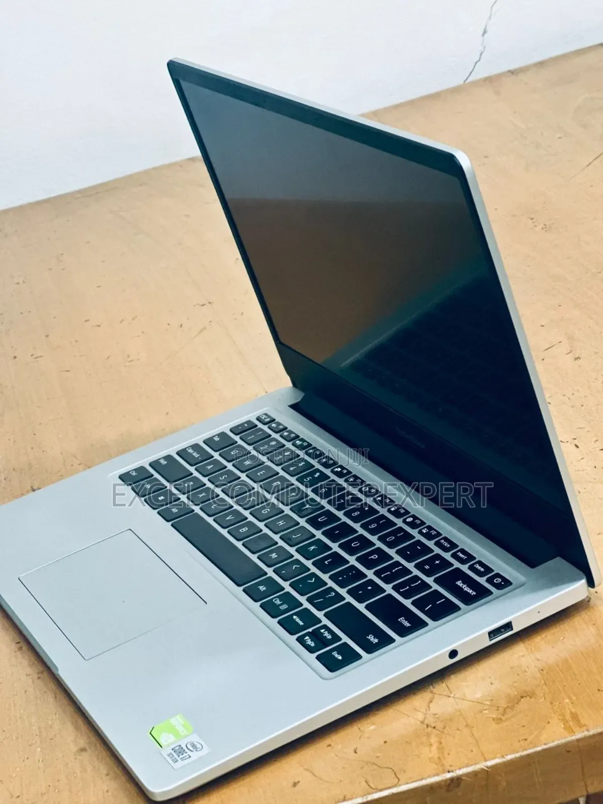 New Laptop Over Powered 8GB Intel Core I7 SSD 256GB