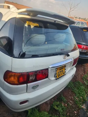Toyota Ipsum 2000 White
