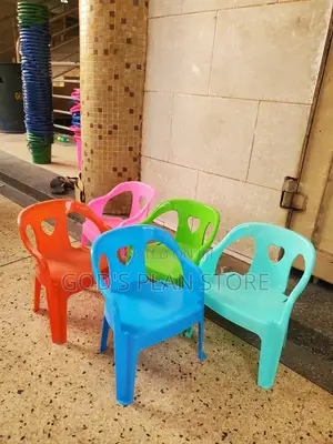 Smallest Plastic Kids Chairs